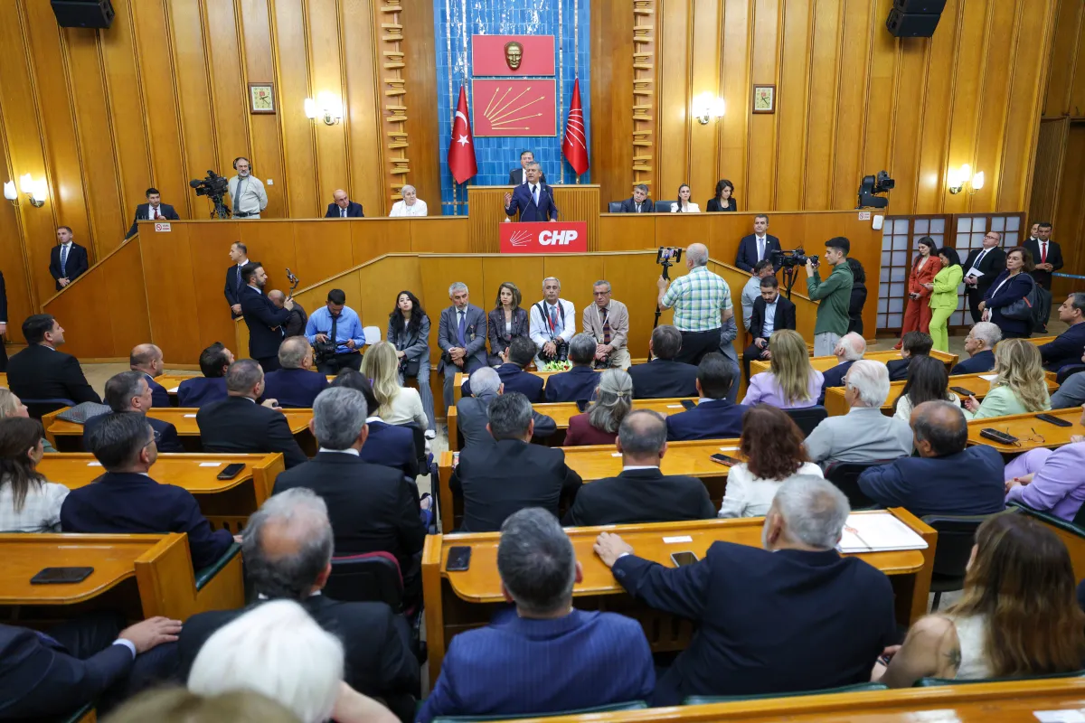 Özgür Özel’den Kılıçdaroğlu’na Tarihi Çağrı: “Partiyi Bu Cenderenin İçinde Daha Fazla Tutmayın”