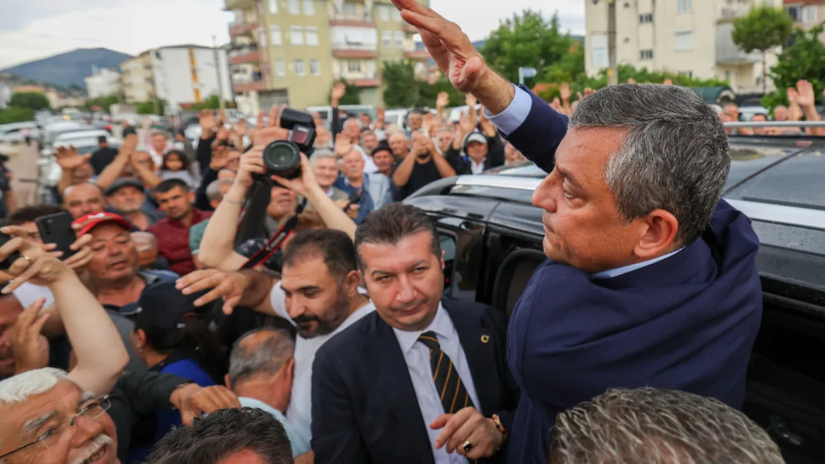 Özgür Özel Burdur'dan Seslendi: “Yolu Açın, Hep Birlikte İktidara Yürüyeceğiz”