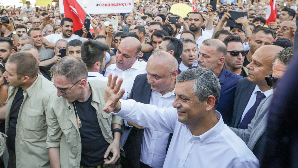Özgür Özel’den Gaziantep’te İktidar Mesajı: “CHP’yi de Türkiye’yi de Teslim Almayacağız”