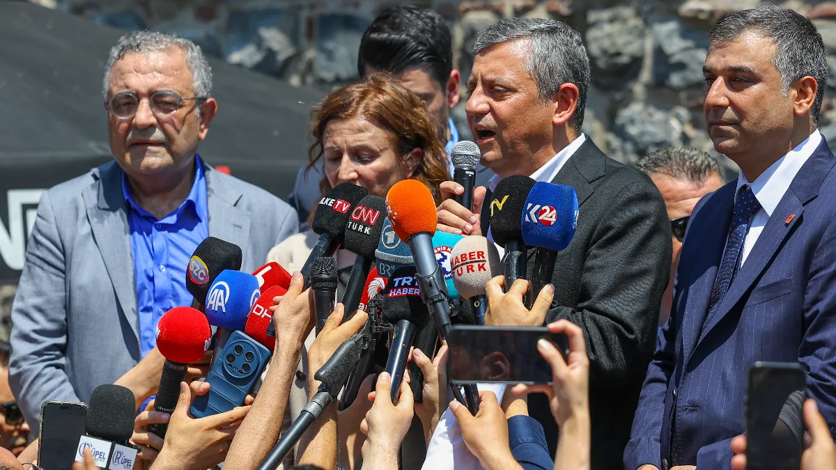 Özgür Özel Diyarbakır'da: “Kayyımlara Karşı En Net Duran Kentteyiz”
