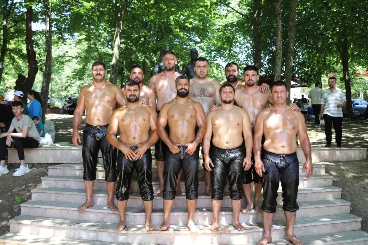 Sakarya Hendek Selman Dede Yağlı Güreşleri'nde 2026 başpehlivanı Güreş ağası  Belli Oldu!