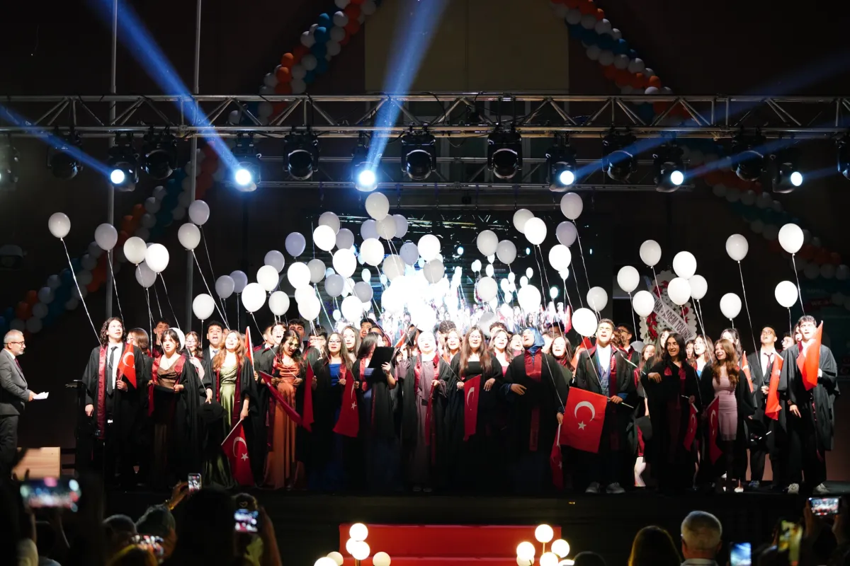 Adem Tolunay Fen Lisesi’nde Mezuniyet Heyecanı Yaşandı