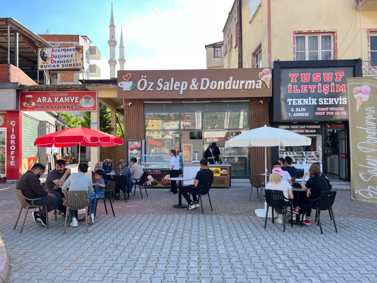 Bucak'ta Öz Salep Dondurma Açıldı Dededen toruna yarım asırlık miras