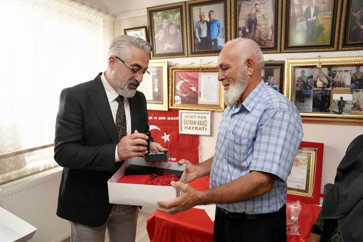 Keçiören’de Şehit Ailelerine Babalar Günü Ziyareti
