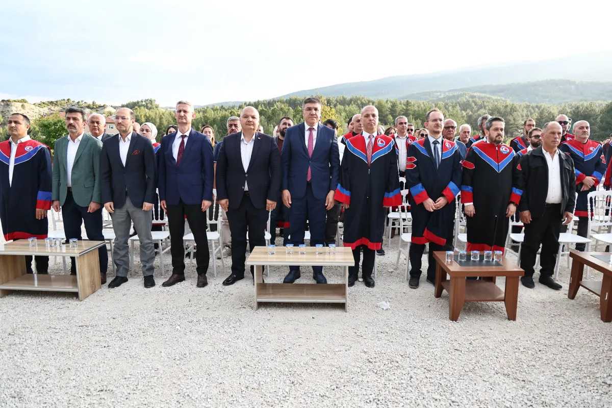 MAKÜ Gölhisar’da 1.200 öğrencisini geleceğe uğurladı