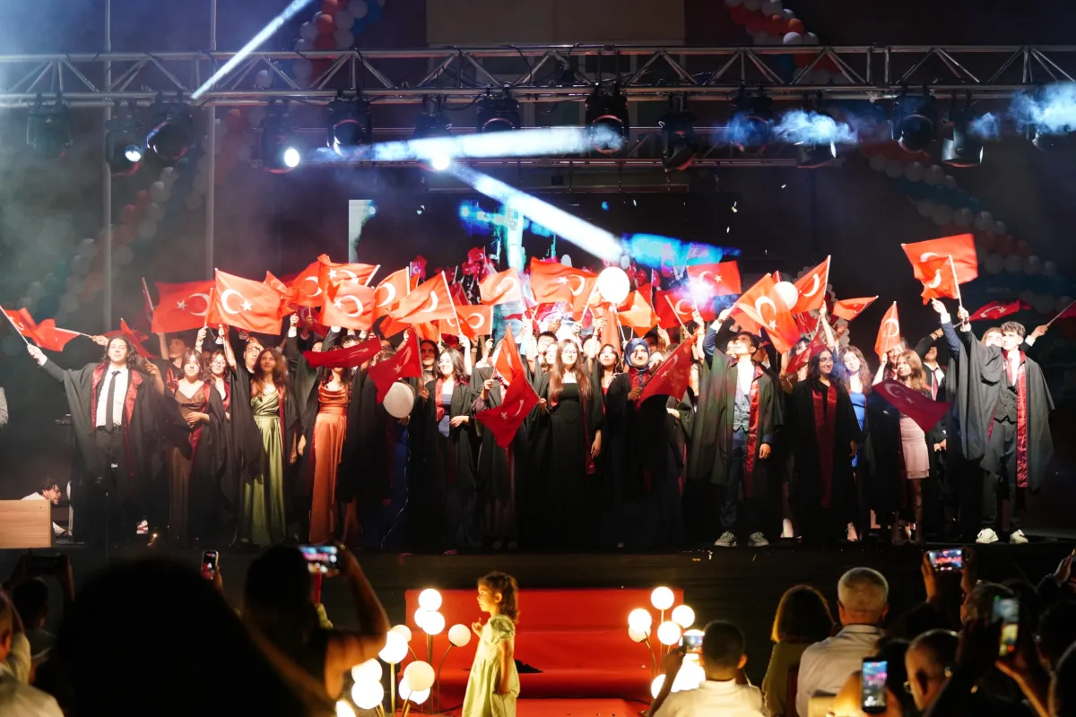 Adem Tolunay Fen Lisesi’nde Mezuniyet Heyecanı Yaşandı