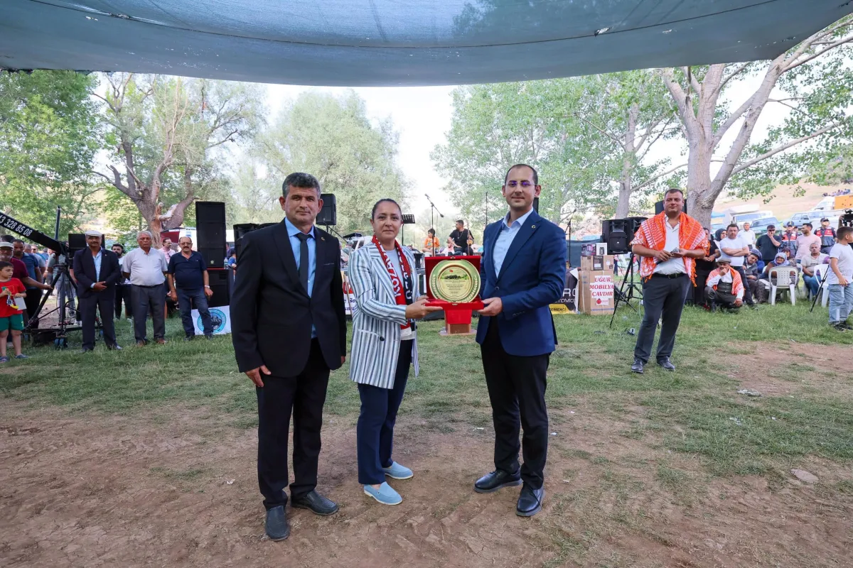 Burdur Çavdır 26. Kozağaç Köyü Cura, Domates ve Yayla Şenlikleri gerçekleştirildi