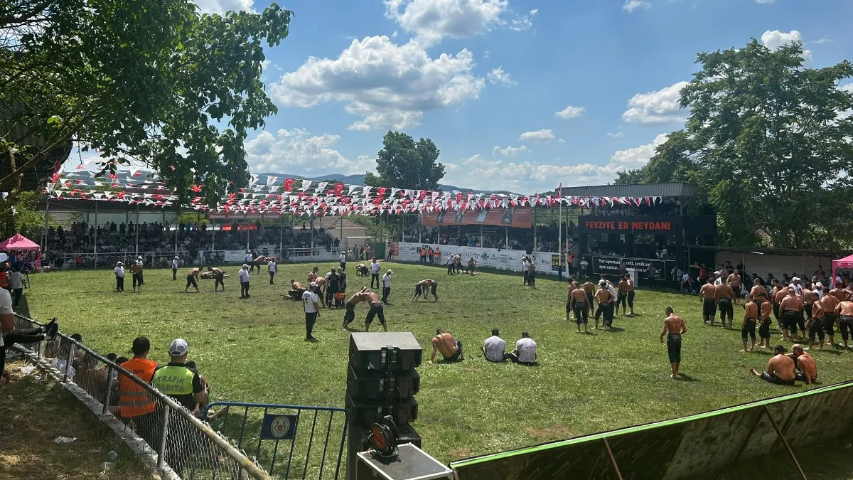 Yalova’da Dev Randevu! 116. Fevziye Yağlı Güreşleri'nde Yarı Finalistler Belli Oldu: İşte Er Meydanında Son Durum!
