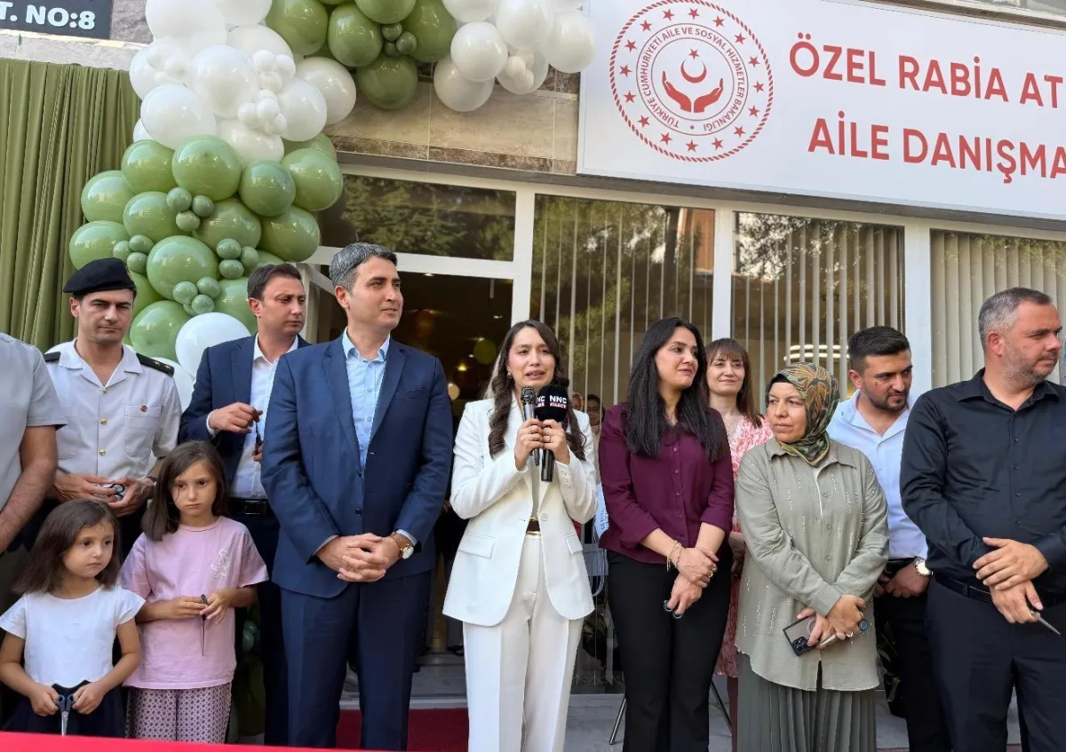 Bucak’ta aile danışmanlığı alanında bir ilk Rabia Atalay Gün Aile Danışmanlığı Merkezi açıldı