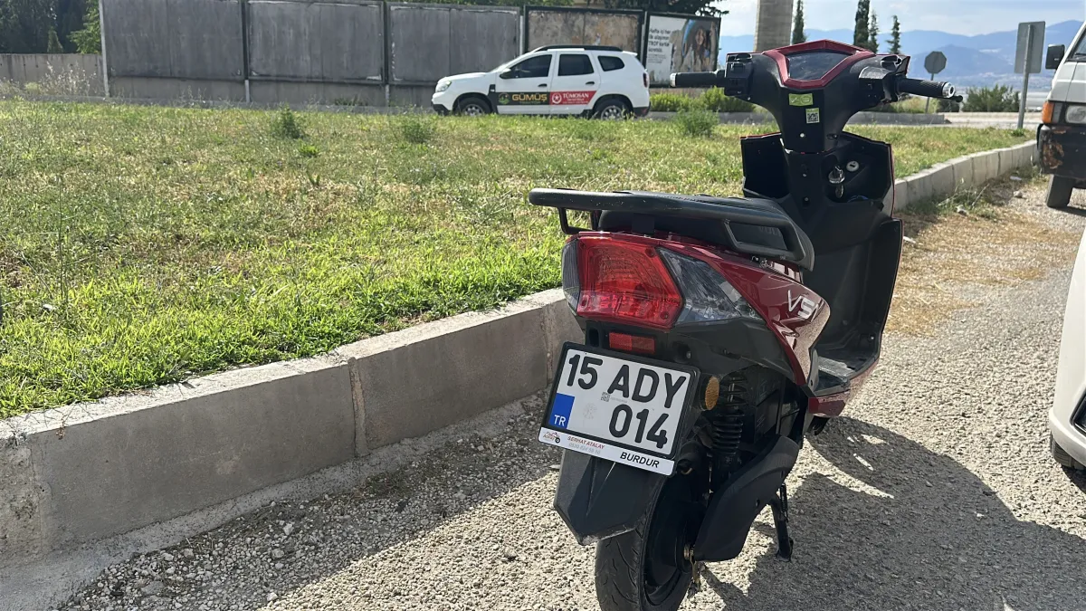 Burdur'da Motosiklet Kazası: Direksiyon Hakimiyetini Kaybeden Sürücü Yaralandı!