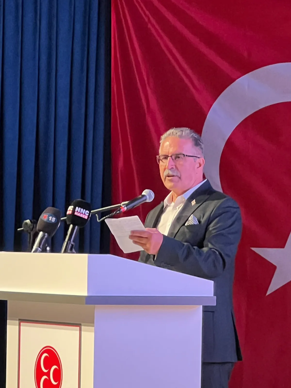 MHP Bucak'ta Kongre tamamlandı! Ali Sağar güven tazeledi