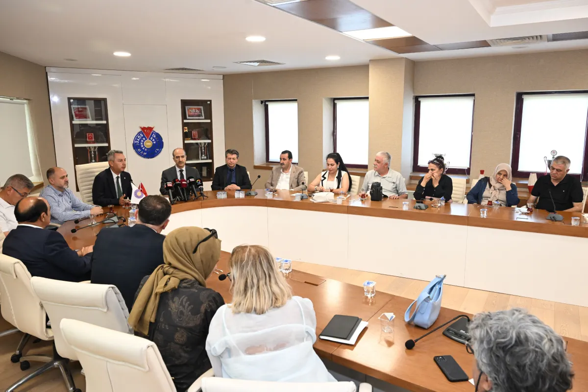 Kahramanmaraş'ta Heyecan Veren Görüşme! Rektör Okumuş Gazetecilere Tek Tek Açıkladı: Listede Hedef Değişti!