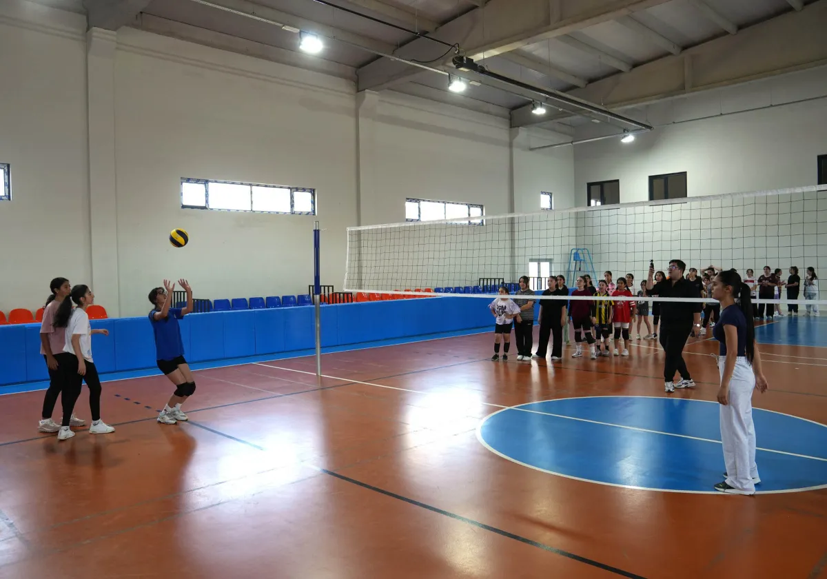 Keçiören'de Yaz Spor Okullarına Yoğun İlgi: 5 Bin 500 Öğrenci Ücretsiz Eğitim Alıyor