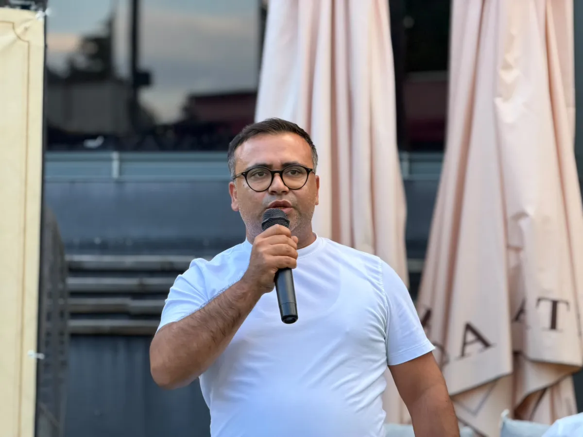 Ahmet Sedat Oktay, Bucak'ta İlk Kitabını Okurları İçin İmzaladı