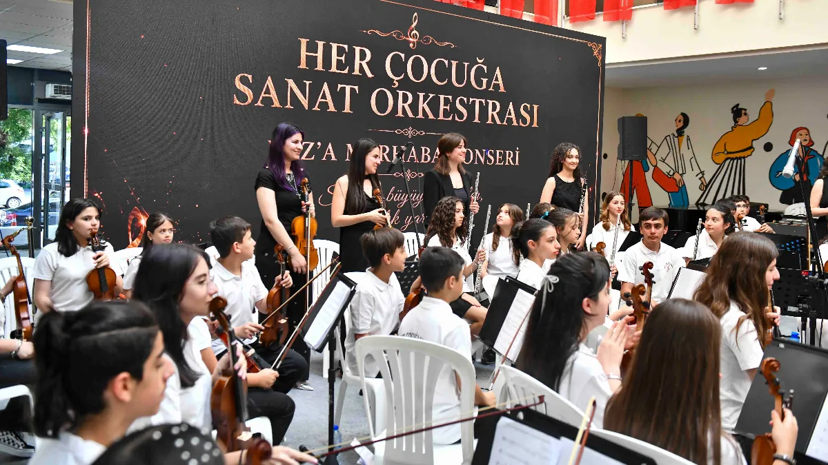 ABB'nin “Her Çocuğa Sanat” Projesi Meyvelerini Veriyor: 40 Kişilik Çocuk Orkestrasından Büyük Beğeni