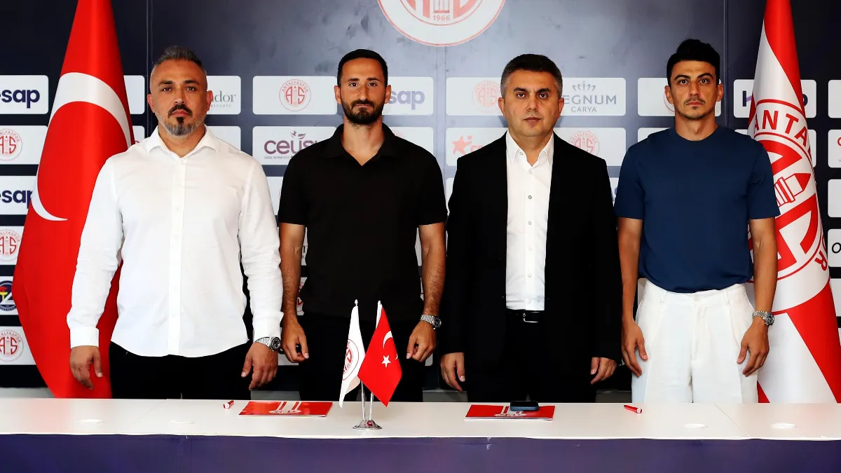 Antalyaspor'da Soner Dikmen ve Erdoğan Yeşilyurt, 2 yıllık sözleşme imzaladı