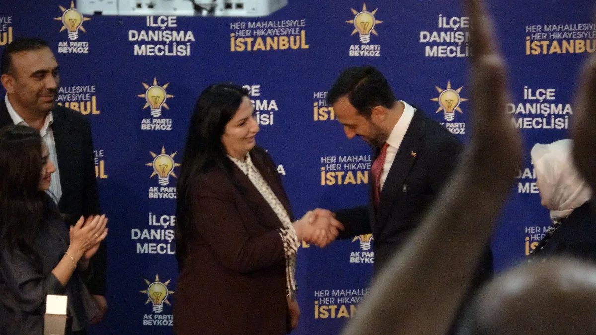 Beykoz'da Bağımsız meclis üyesi Esengül Yılmaz Gül, AK Parti'ye katıldı