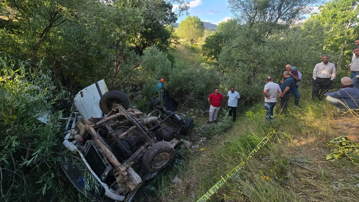 Bingöl Yayladere'de Pikap Uçuruma yuvarlandı  3 Ölü, 2 Yaralı! 