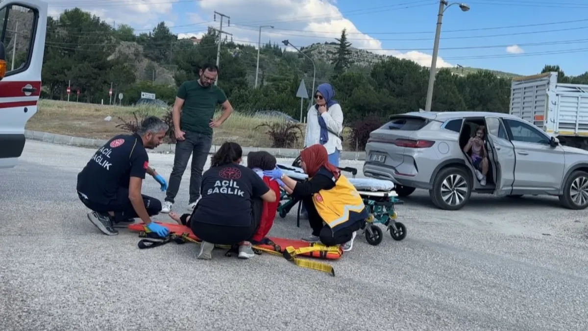  Burdur'da Motosiklet Kazası: Direksiyon Hakimiyetini Kaybeden Sürücü Yaralandı!