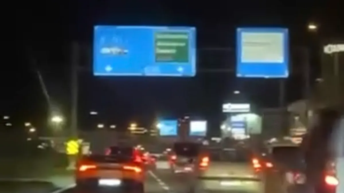 Bursa'da lüks otomobil kazaya karıştı, sürücü kaçtı