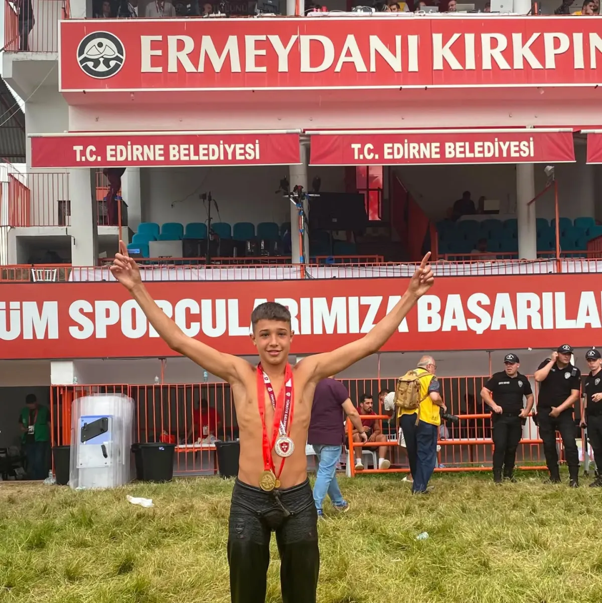 Kırkpınar’da Antalya Fırtınası! Başpehlivan Erkan Taş ve Ahmet Mete Varış Tarih Yazdı!