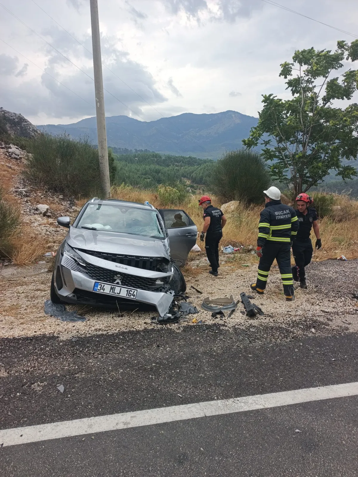 Isparta-Antalya Kara Yolunda Can Pazarı! Otomobil ile Pikap Çarpıştı Yaralıların Kimlikleri Belli Oldu 