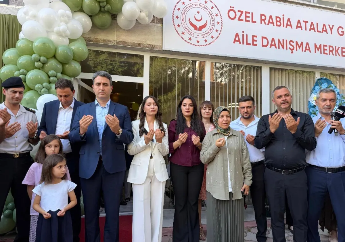 Bucak’ta aile danışmanlığı alanında bir ilk Rabia Atalay Gün Aile Danışmanlığı Merkezi açıldı