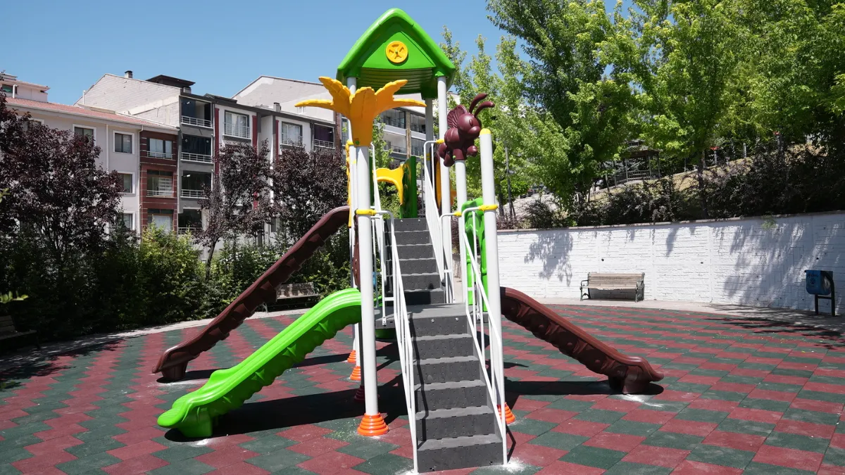 Gölbaşı'nda Oyun Parkları Yenileniyor: Çocuklar İçin Daha Güvenli ve Modern Alanlar