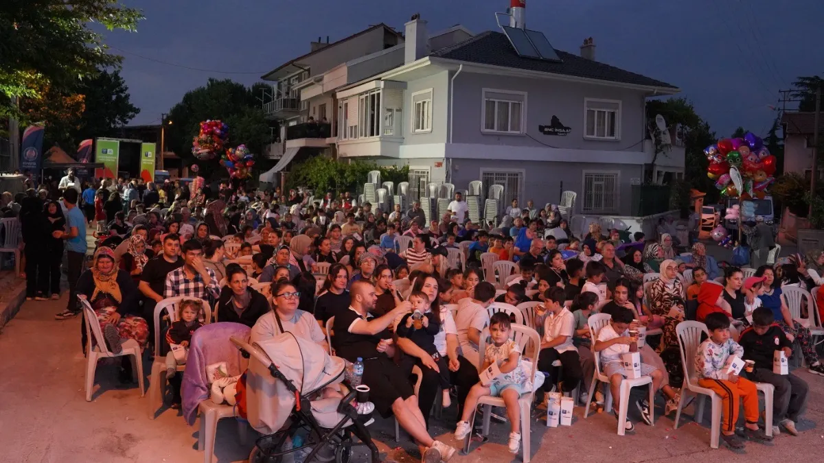 Isparta'da yaz akşamları çocuk sineması ile renkleniyor