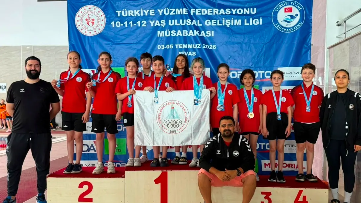 Körfez Gençlerbirliği yüzmede 21'i birincilik olmak üzere 29 madalya kazandı