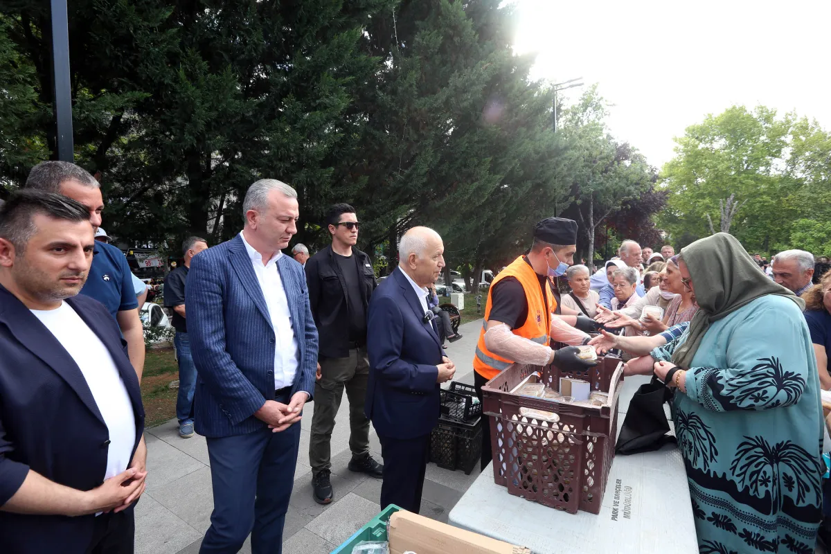 Muharremin Bereketi Yenimahalle'de Paylaşıldı