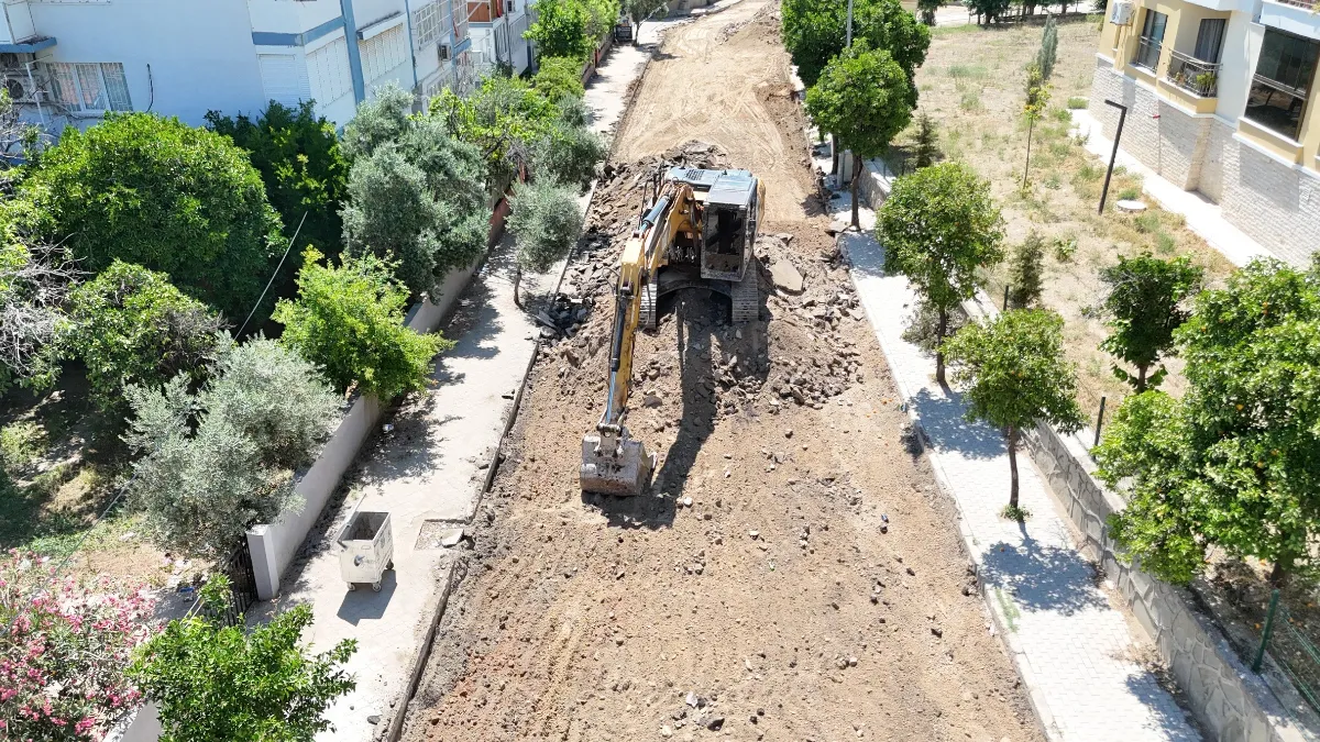 Nazilli'de yol, altyapı ve park çalışmaları sürüyor