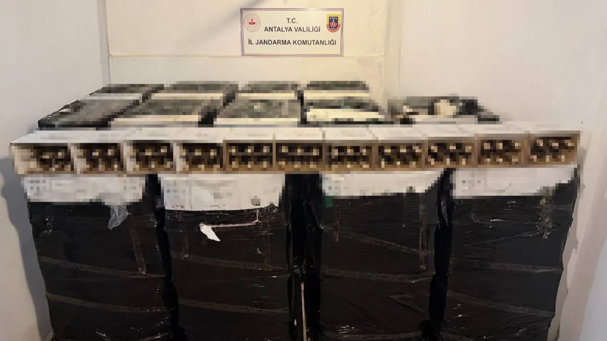 Otele ait depoda 13 bin litre kaçak ve sahte şampanya ele geçirildi