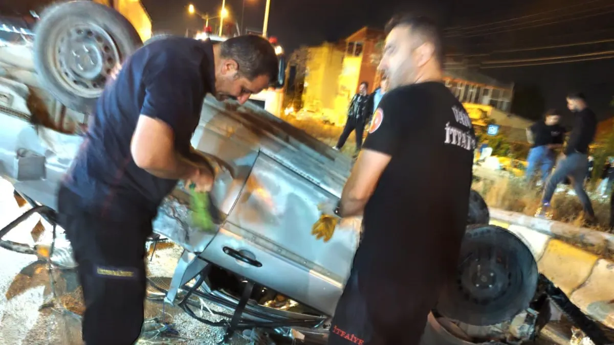Otomobil kontrolden çıktı;4 kişi yaralandı 