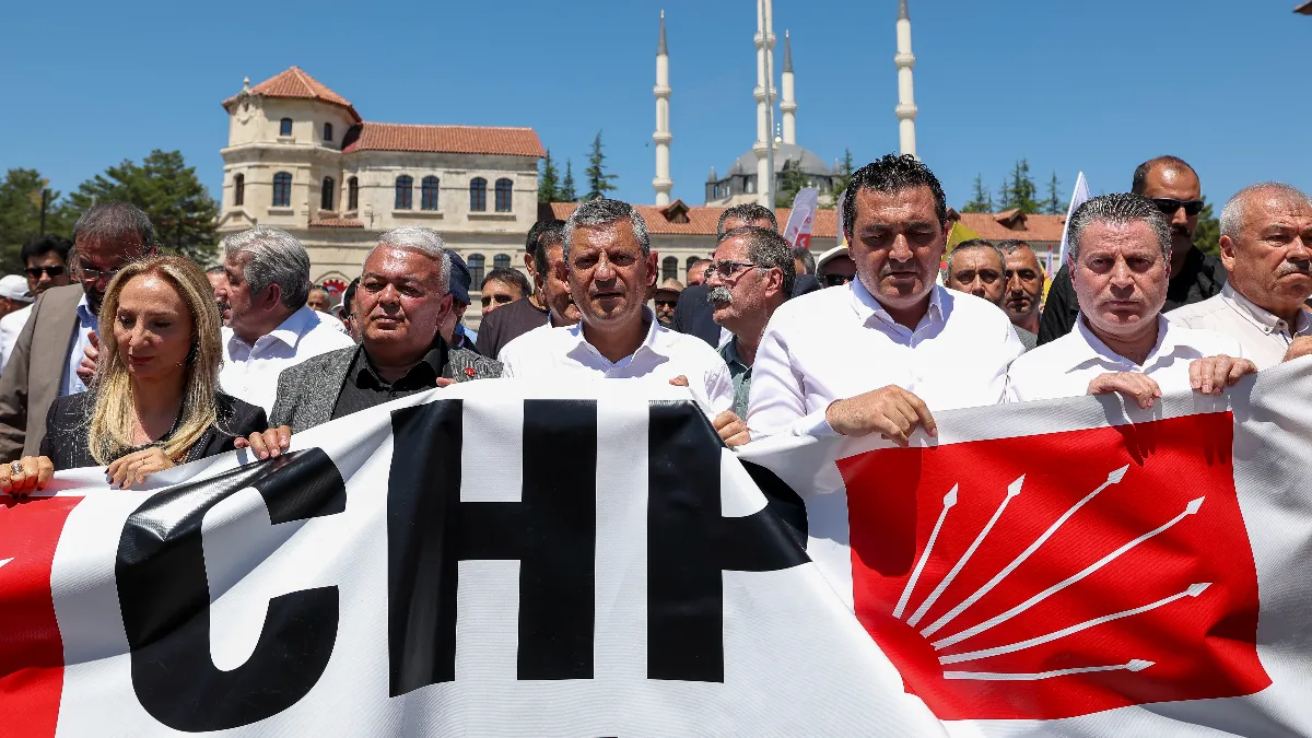 Özgür Özel: "Sivas Katliamı'nda 33 Yıldır Yanan Kor Ateş Ancak Adaletle Söner"