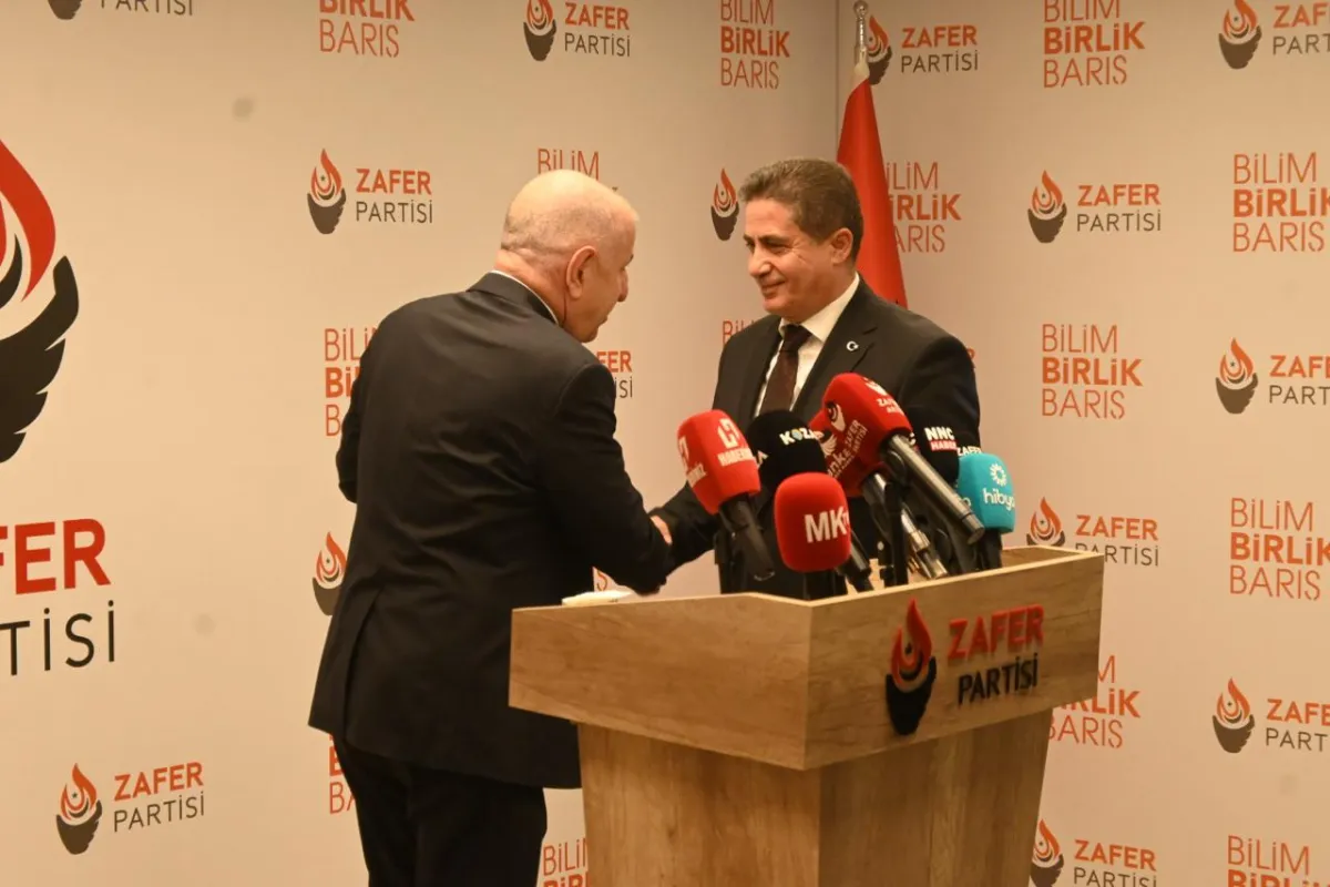 Ümit Özdağ: Türkiye'nin Gerçek Gündemi Ekonomik Kriz ve Yoksulluktur