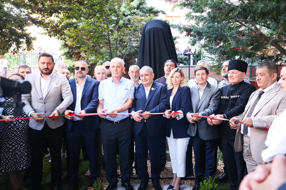 Keçiören'de Şeyh Şamil Büstü Törenle Açıldı