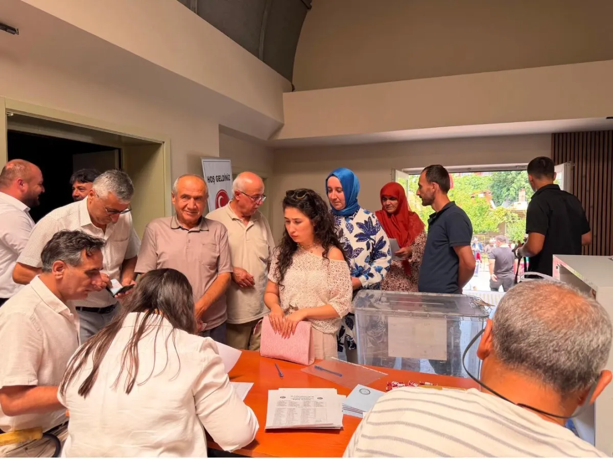MHP Bucak'ta Kongre tamamlandı! Ali Sağar güven tazeledi