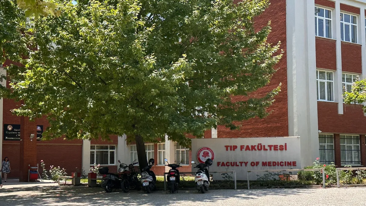  SDÜ Tıp Fakültesi'nde sorular rüşvet karşılığında sızdırıldığı iddiası sınav iptal ettirdi