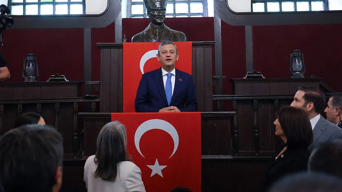 SON AKİKA!!!    Özgür Özel YENİ Parti'nin Genel Başkanı Seçildi: "Kurulduğu Gün Ana Muhalefet Partisi Olacak"