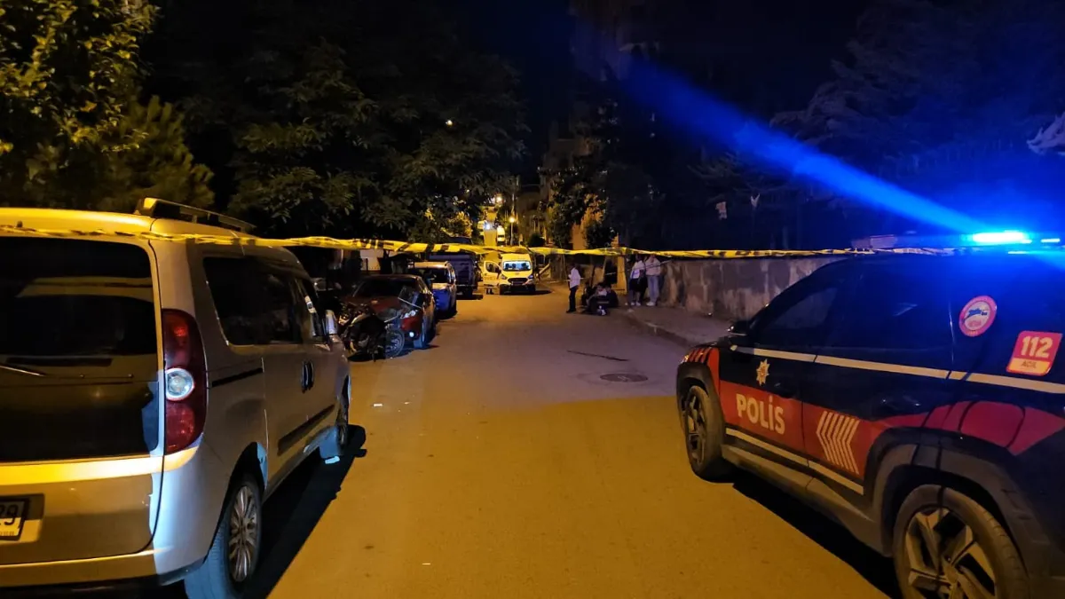 Sultangazi’de çalıntı motosikletle silahlı saldırı: 1 ağır yaralı