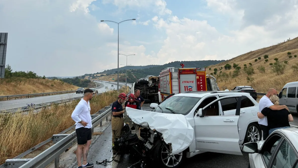 Susurluk'ta otoyolda cip ile kamyon çarpıştı: 1 yaralı