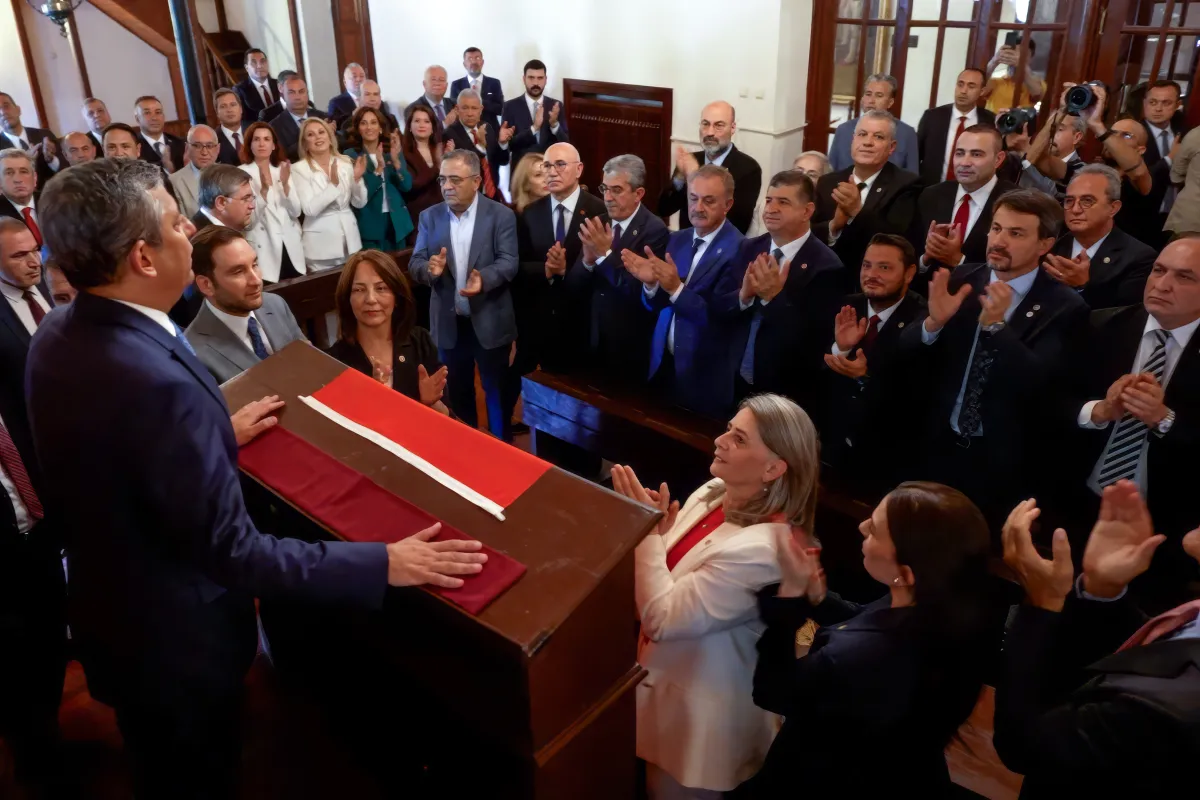 SON DAKİKA!!! Özgür Özel YENİ Parti'yi Duyurdu: "Yolumuz İktidar Yoludur”