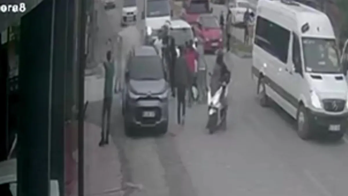 Trafik kazası sonrası çıkan kavgaya tazyikli su müdahalesi