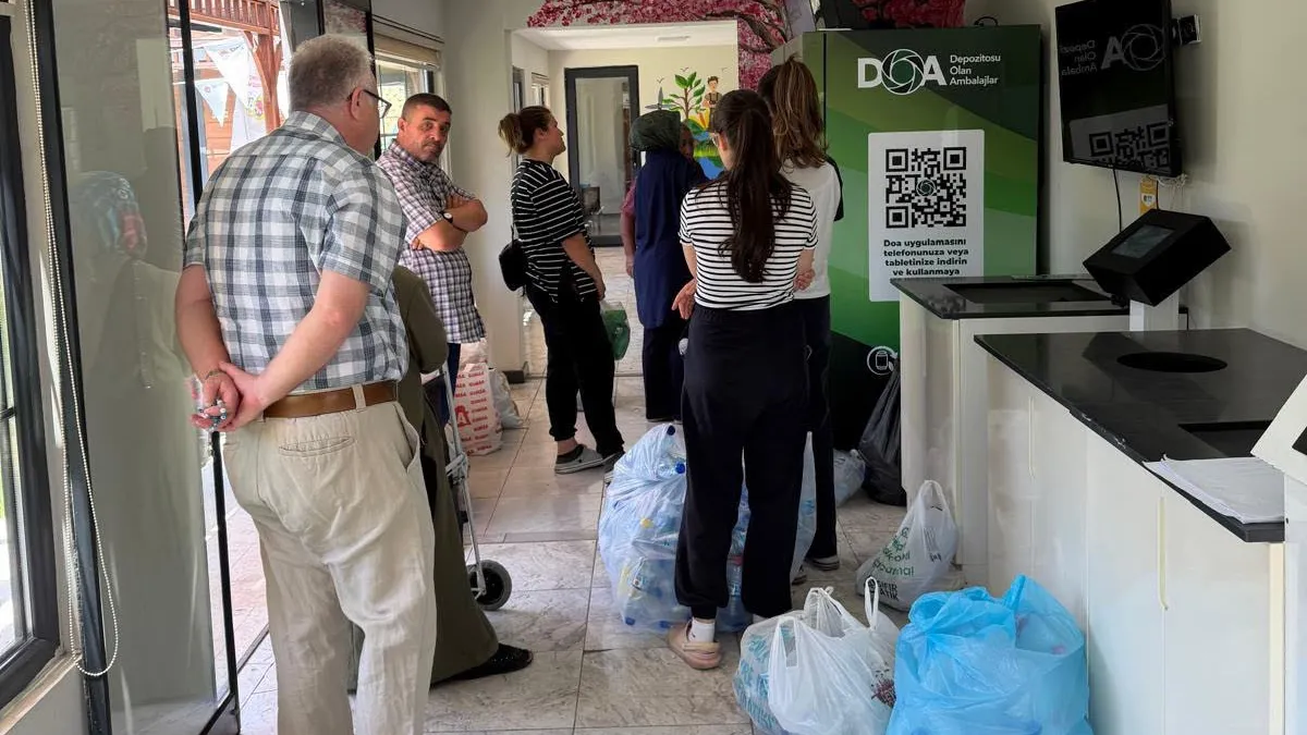 Türkiye'nin ilk sıfır atık şehri Kızılcahamam'ın depozito iade sistemine yoğun ilgi