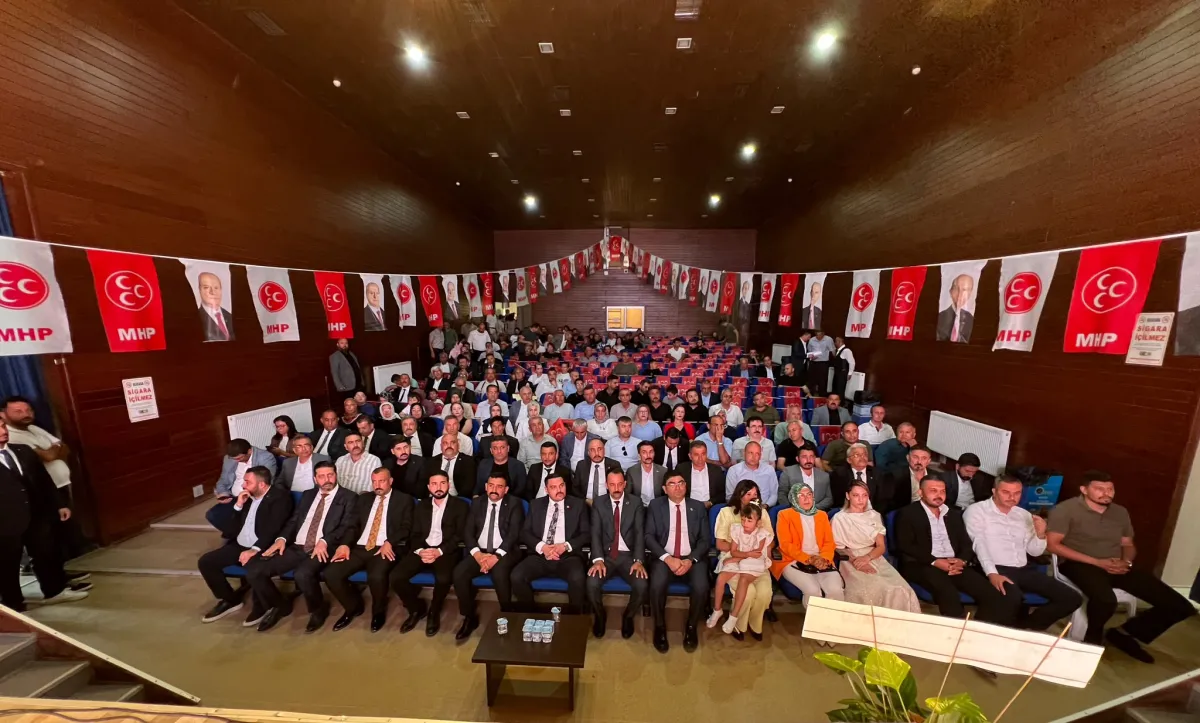 MHP Bucak'ta Kongre tamamlandı! Ali Sağar güven tazeledi
