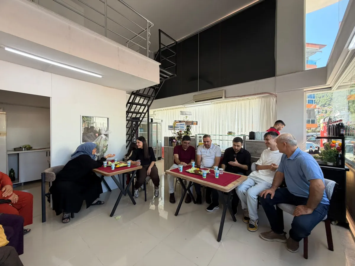 Bucak’ta yeni lezzet durağı Çiğköfte Battalbey açıldı