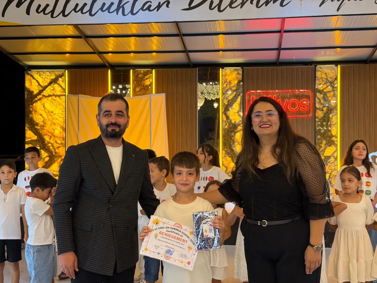 Bucak’ta yabancı dil eğitimine yeni bir soluk SKY English Academy yaz kursunu tamamladı, yeni döneme hazırlanıyor