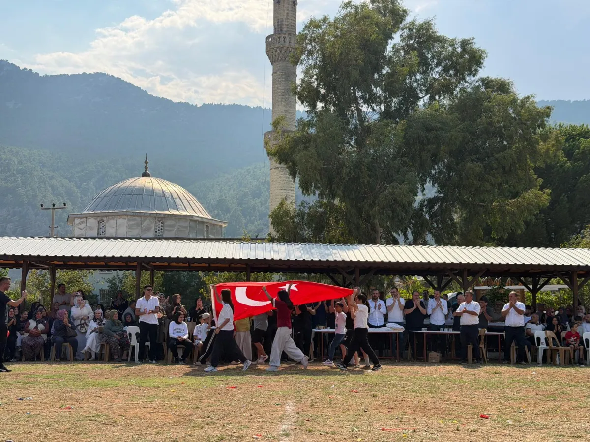 Kayı Köyü’nde Gelenek Bozulmadı 20. İncir ve Kültür Festivali’ne Yoğun İlgi