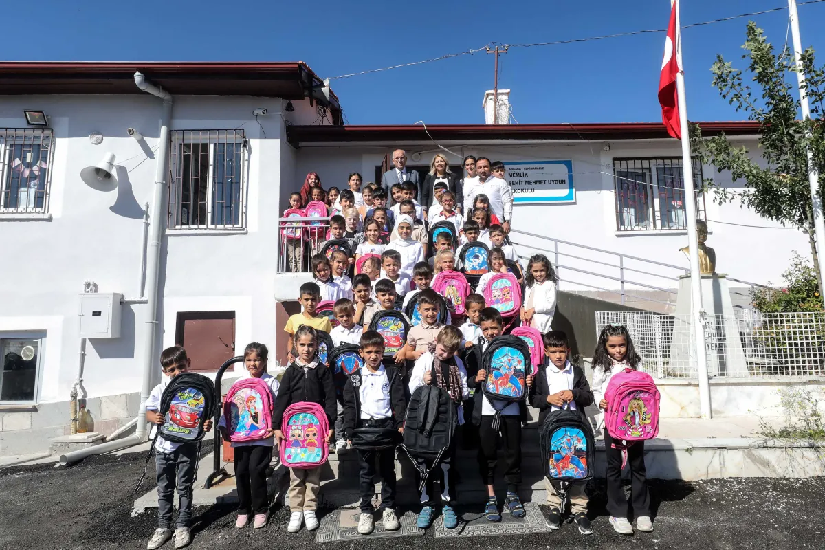 Yenimahalle Belediyesi’nden Öğrencilere Kırtasiye Desteği